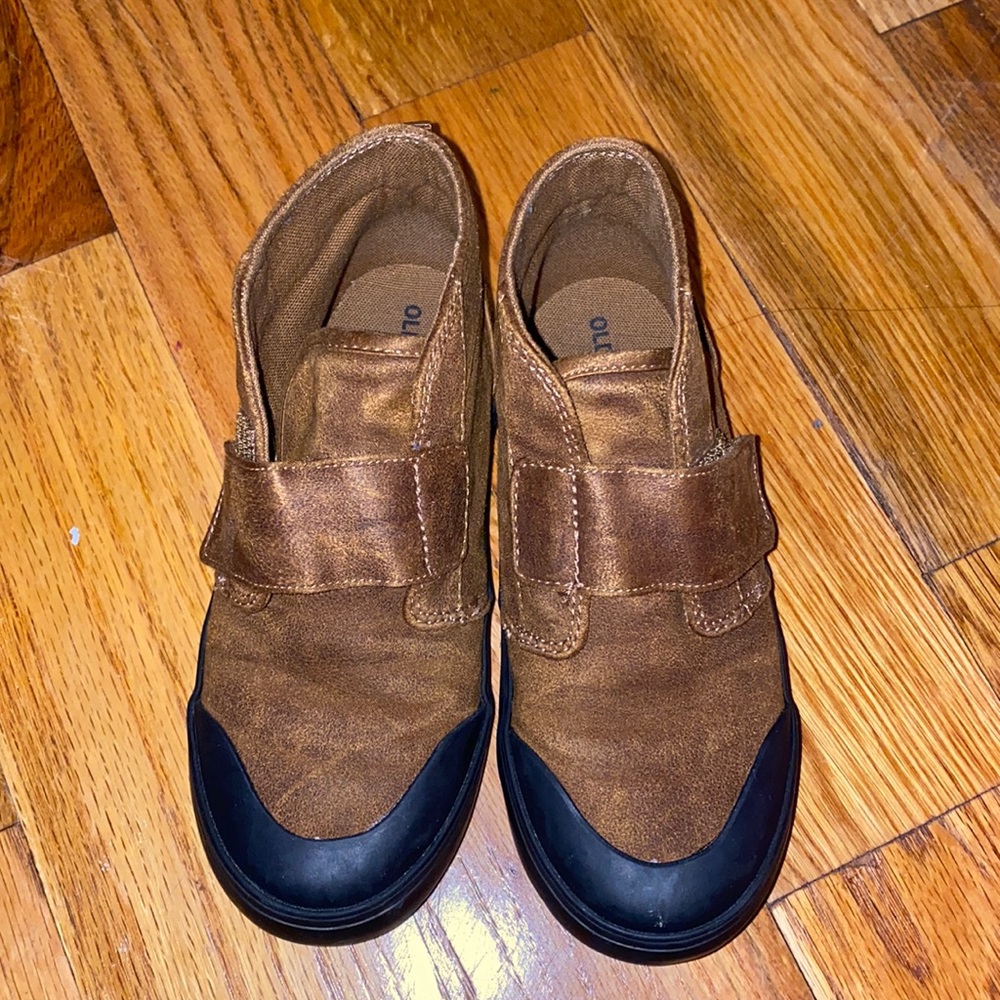 Boys casual shoes
